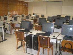 Foto de Laboratório de Ensino da Computação (LEC).