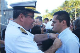 Servidor Roberto Ponte recebeu Medalha Amigos da Marinha